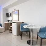 מלון דירות Bellini 4*